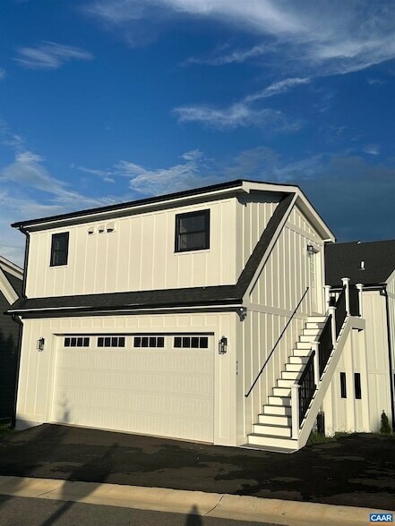 Building Photo - 404 Phillips Aly