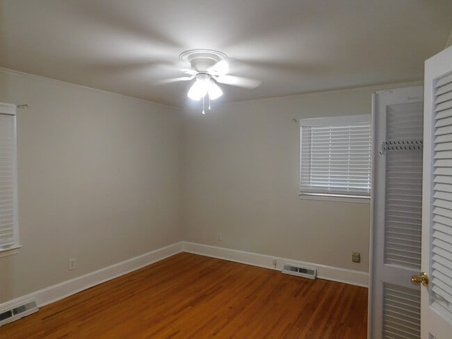 Building Photo - 6300 Candlewood Dr