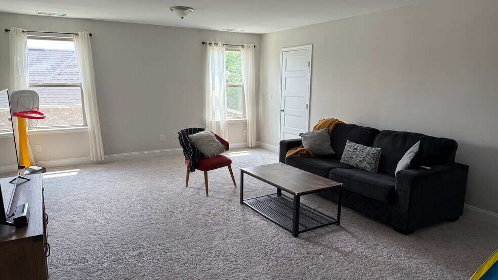 Building Photo - 1074 Watermark Way