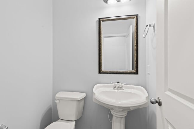 Building Photo - Wyndham Village For Rent!