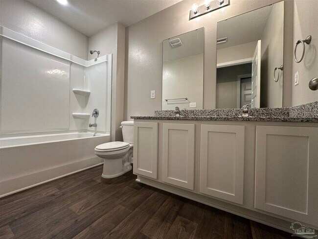 Building Photo - 7540 Oak Lake Blvd