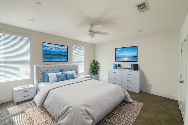 Building Photo - 1931 N Prairie Ave