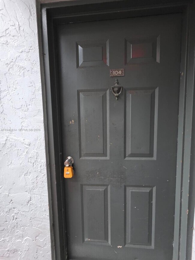 Building Photo - 1880 N Congress Ave