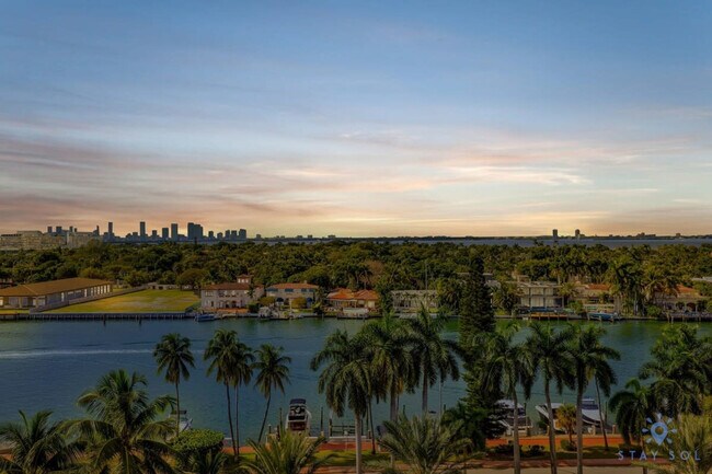 Building Photo - 5151 Collins Ave