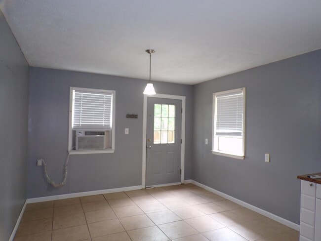 Building Photo - 703 Northington St