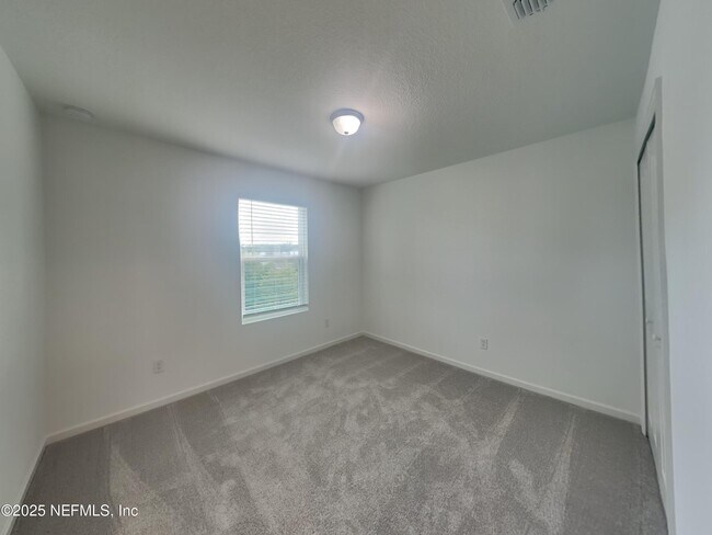 Building Photo - 654 Holly Lks Dr
