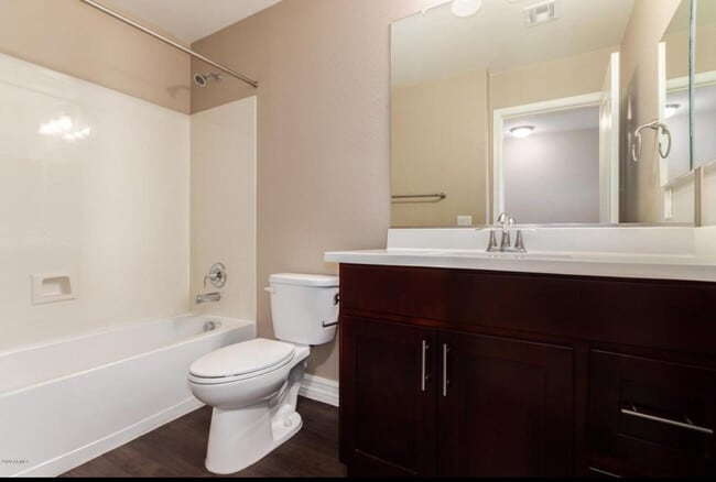 2nd bathroom 2nd floor - 2821 S Skyline