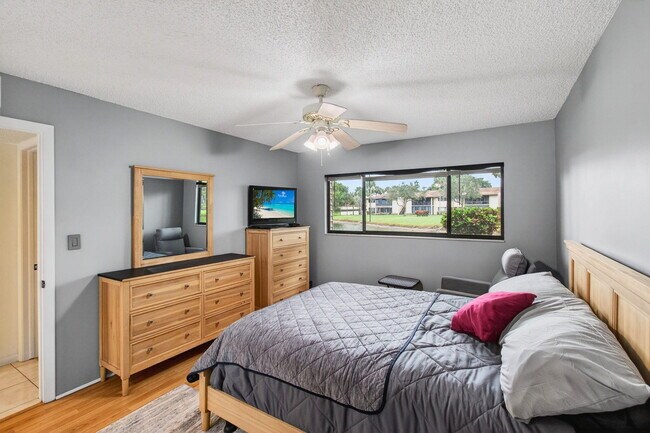 Building Photo - 15496 Lakes of Delray Blvd