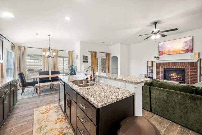 Building Photo - 6007 NW Hoover St