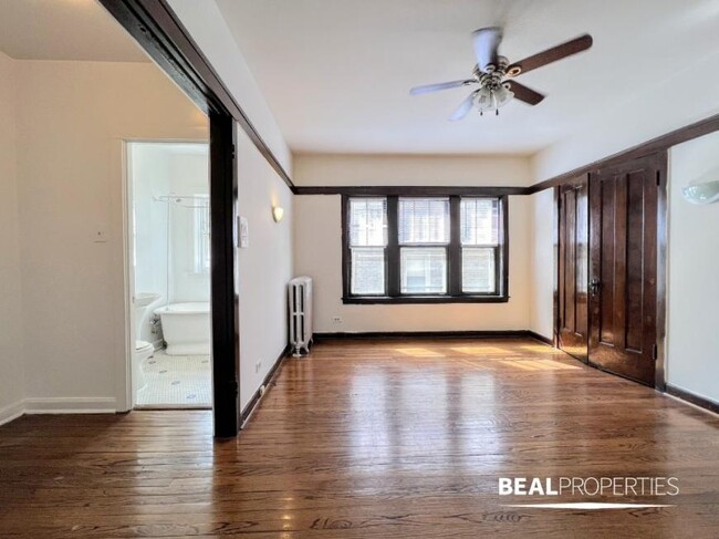 Building Photo - 0 bedroom in CHICAGO IL 60613