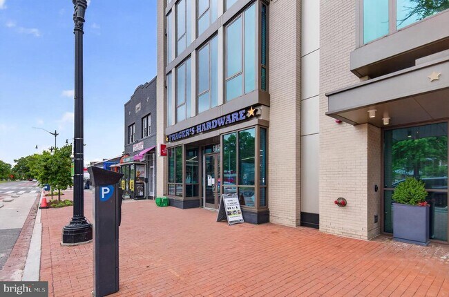 Building Photo - 747 Kentucky Ave SE