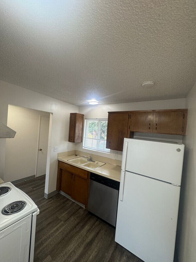 Building Photo - K301