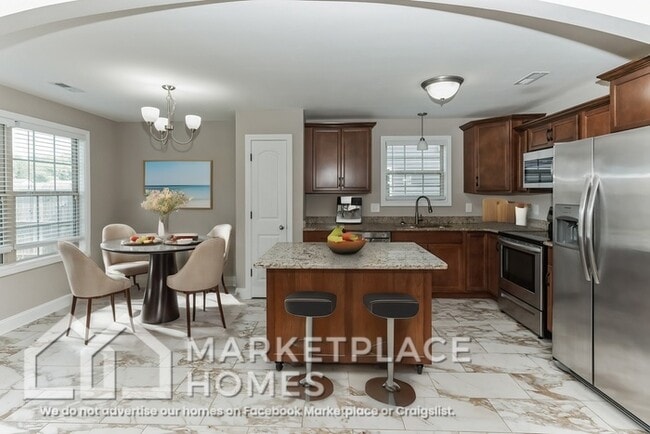 Building Photo - 702 Jim Brown Dr
