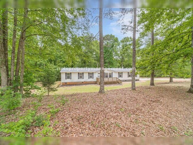 Building Photo - A COUNTRY DREAM! 4BR, 2BATH MANUFACTURED HOME, $1650./month