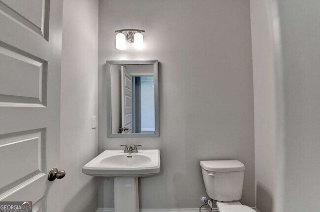Building Photo - 7309 Yewtree Dr