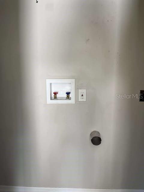 Building Photo - 215 W Valencia St