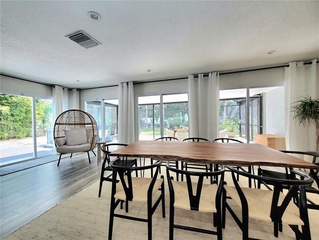 Building Photo - 6522 Hidden Beach Cir