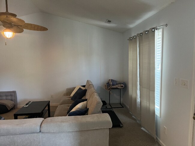 Building Photo - 1107 Pine Grove Dr