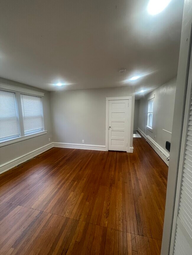 Building Photo - 213 W Baltimore Ave