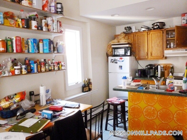 Building Photo - 12 Wait St