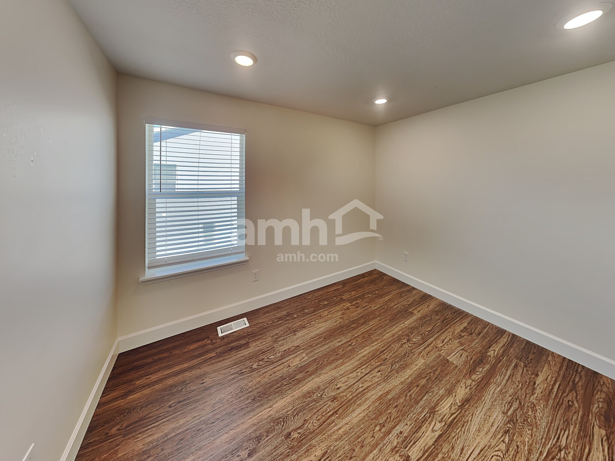 Building Photo - 4428 Poplar St