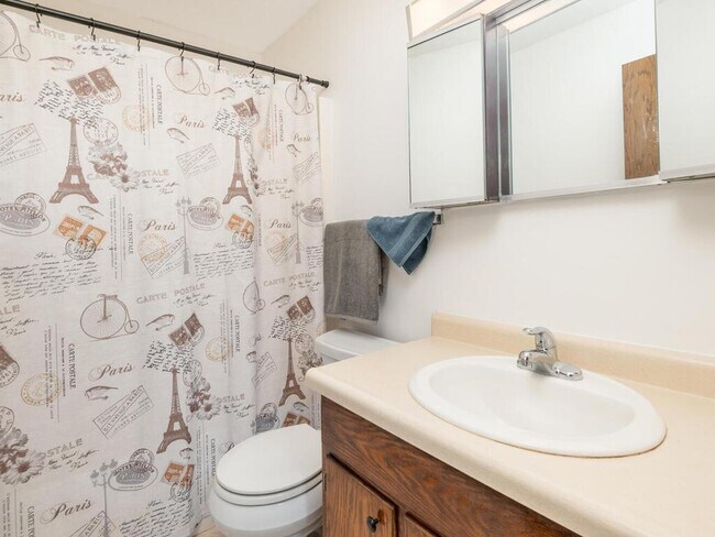 Building Photo - 4101 Parklawn Ave