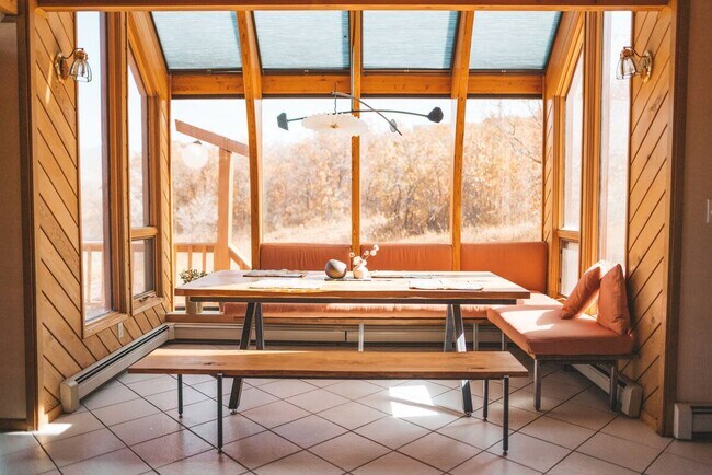 Building Photo - 3995 Nordic Valley Dr