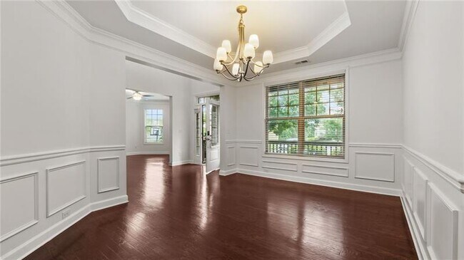 Building Photo - 2040 Bloomfield Ct