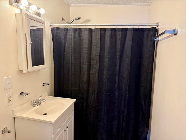 Building Photo - 526 Old Stage Rd