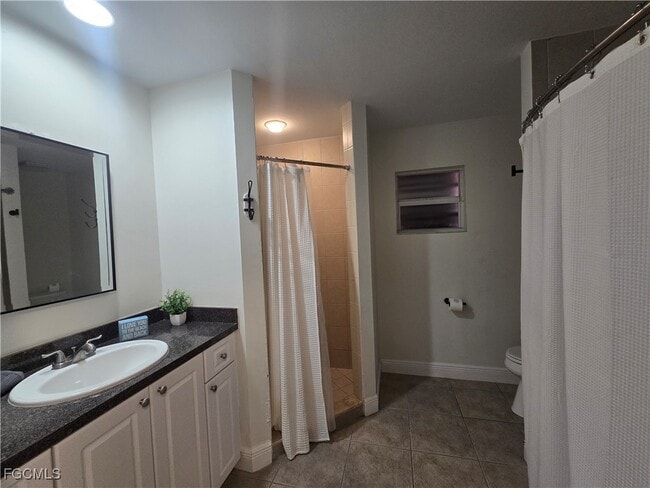 Building Photo - 2309 SW 27th St