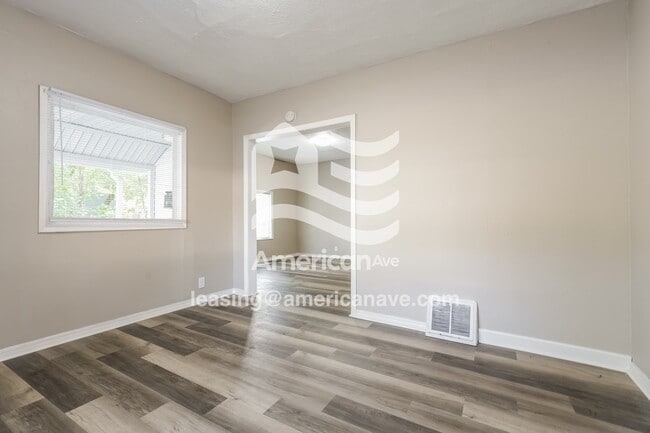 Building Photo - 743 Diamond Ave