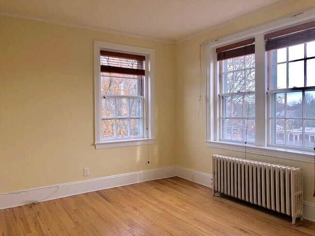 Building Photo - 205 Mt Auburn St