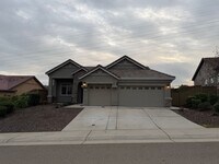 Building Photo - Folsom Executive 4 Bedroom 2 Bathroom 2043 Sqft. Home For Rent