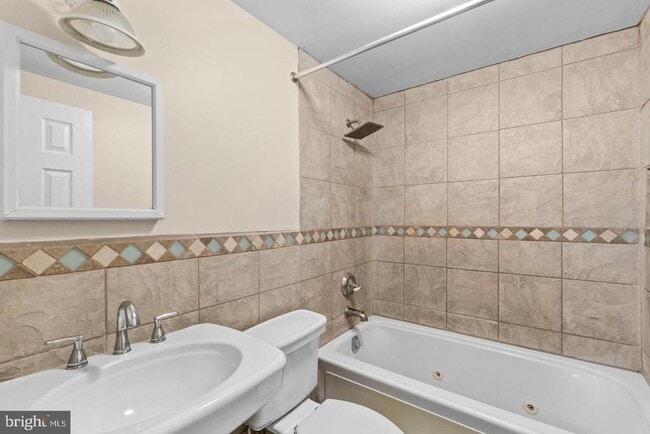 Building Photo - 13 Pawleys Ct