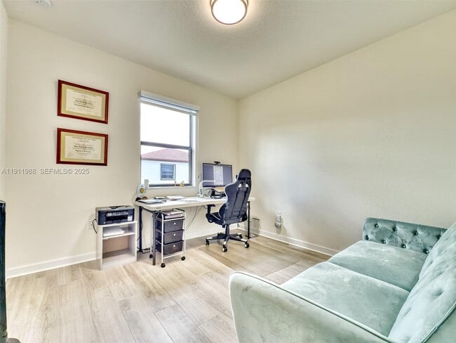 Building Photo - 10583 W 35th Way