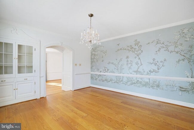 Building Photo - 513 Cathedral Dr