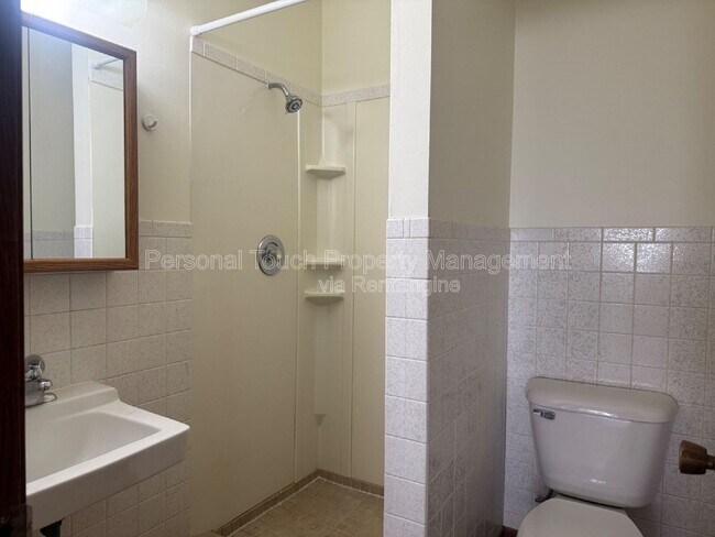 Building Photo - 301 6th St S