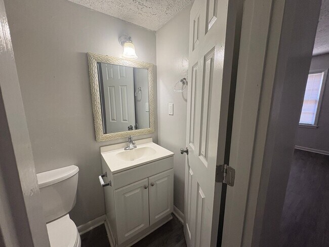 Building Photo - 131 Wall St