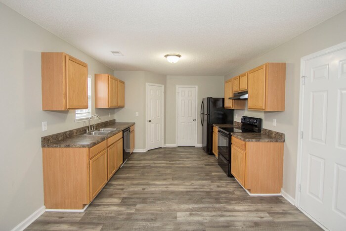 Building Photo - 609 Green Pasture Ct