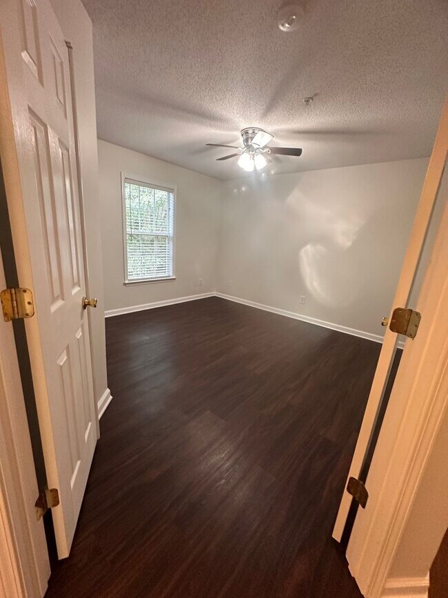 Building Photo - Cozy 2BR 2BA Condo in High Point