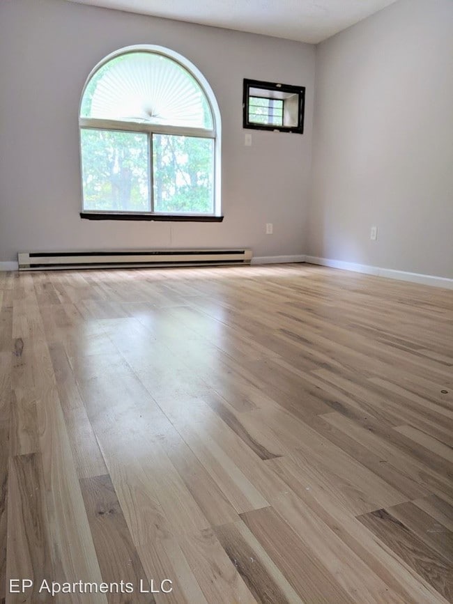 Building Photo - 42 Gayridge Rd