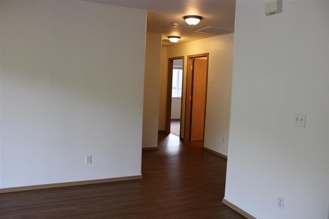 Building Photo - CM#2