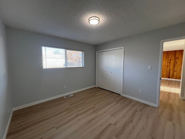 Building Photo - 928-932 N 6th Street