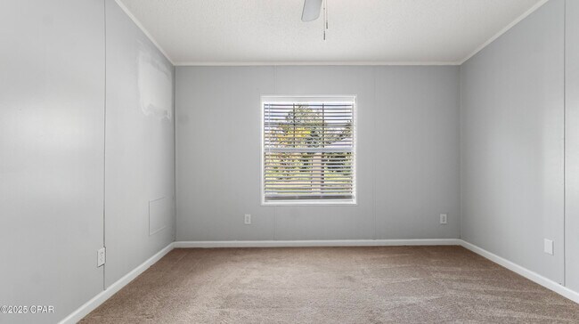 Building Photo - 12808 Clear Creek Rd