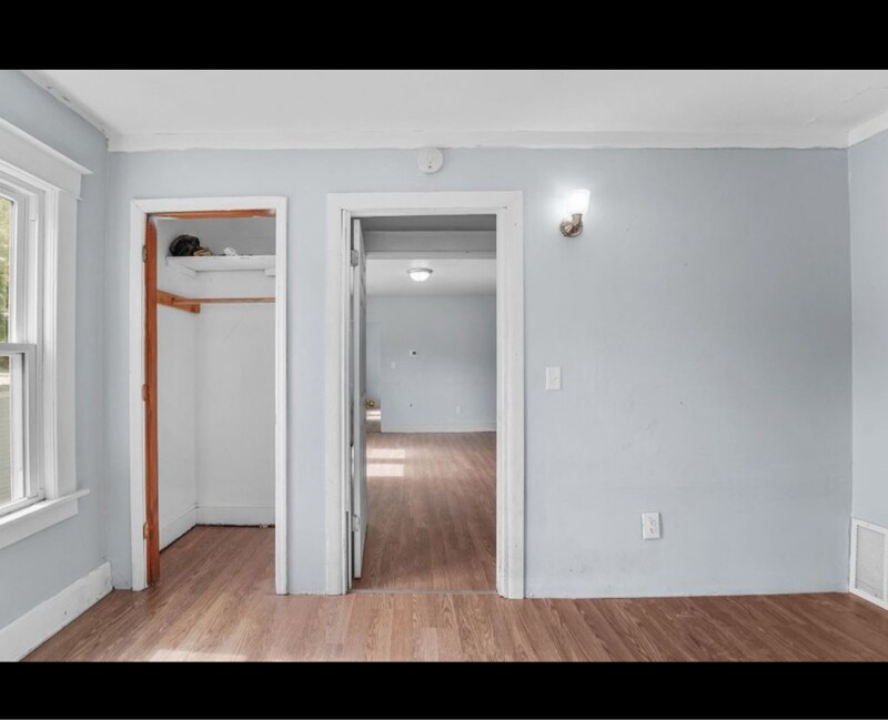 Building Photo - 40 Roberts St