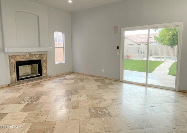 Building Photo - 5164 W Ross Dr