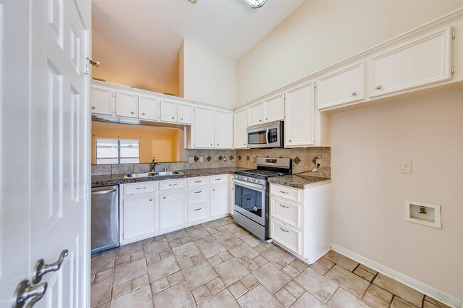 Building Photo - 6103 France Ln