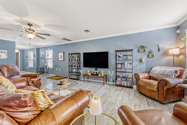 Building Photo - 7233 Crestone Rd