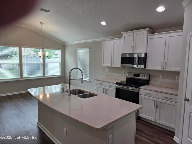 Building Photo - 10042 Andean Fox Dr