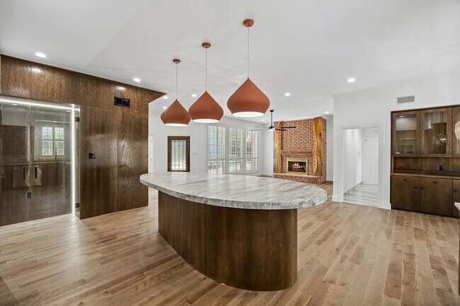 Building Photo - 3301 Queensbury Way W